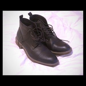 Perry Ellis manning boots
